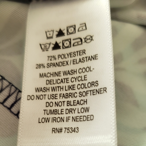 NWT Tommy Bahama Golf Women's Jacket Tropical Design Size S - Picture 14 of 14